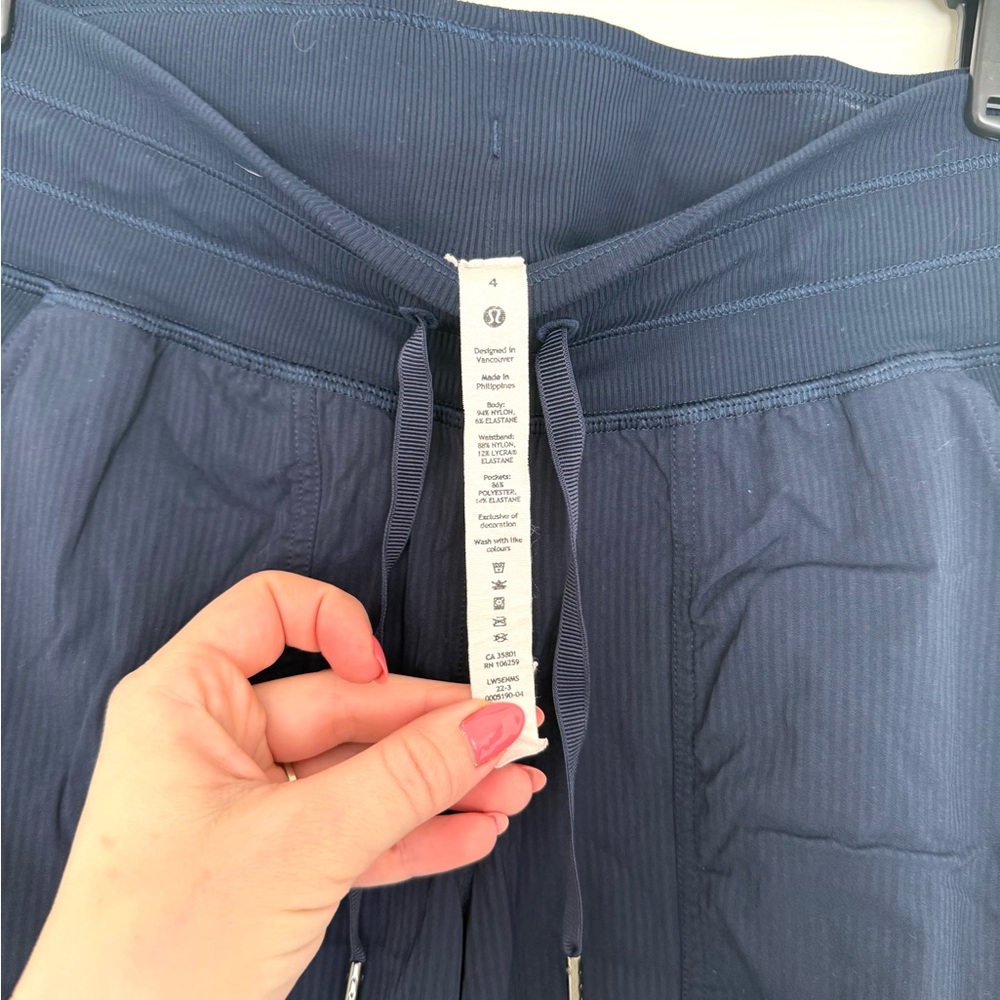 Lululemon Dance Studio Mid Rise Jogger Pants Size 4 Navy Blue - Picture 4 of 7